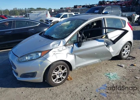 2015 Ford Fiesta Se z USA, uszkodzony, nr VIN 3FADP4EJ9FM148309